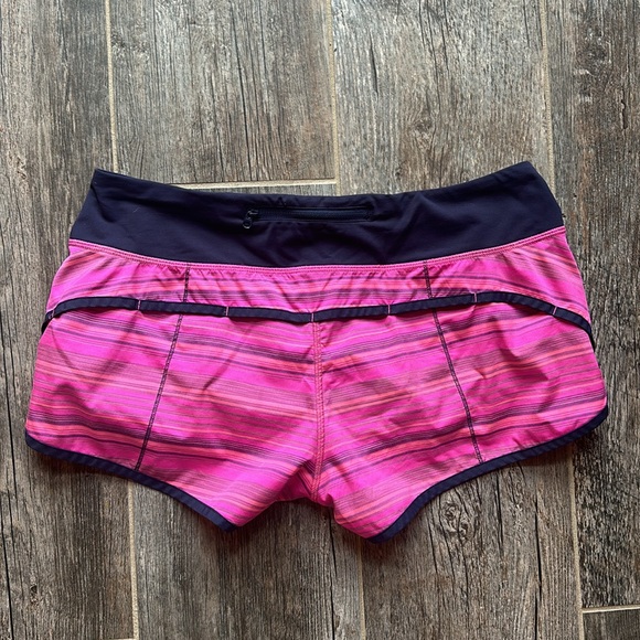 Lululemon shorts size 8 - Picture 5 of 8